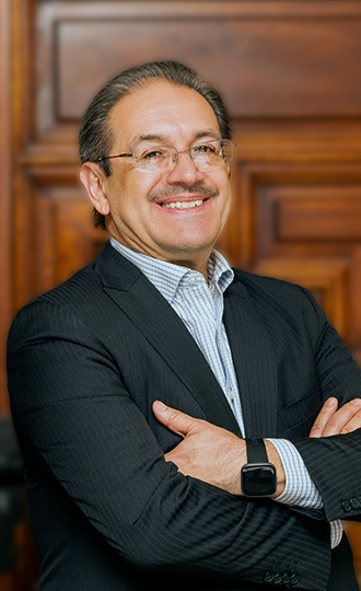 Lic. Fernando Martínez Coss